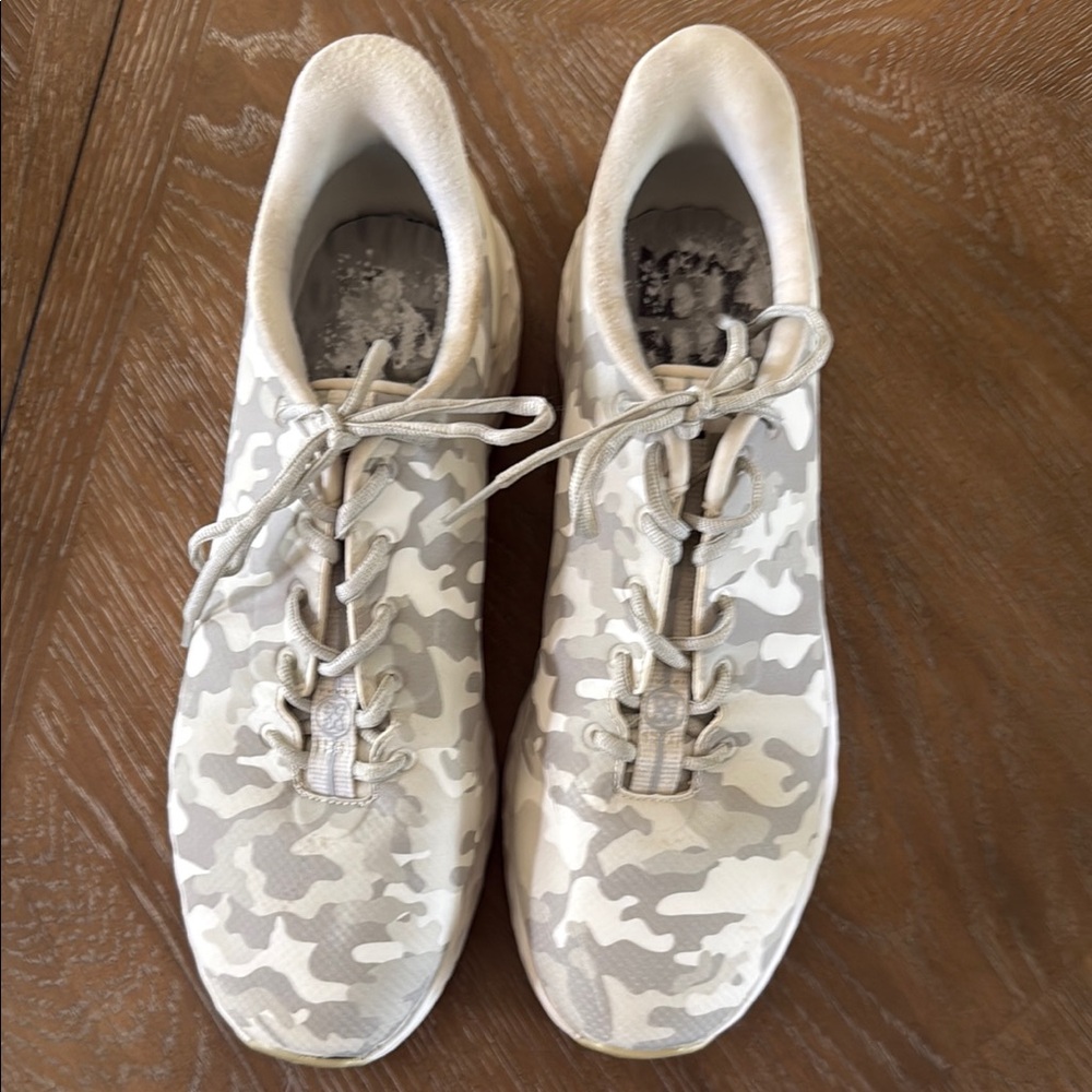 G/FORE Camouflage Golf Shoes - Gray and White